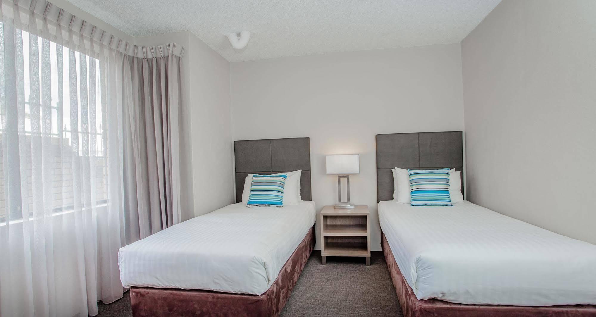 Albany Motel & Apartments Екстериор снимка